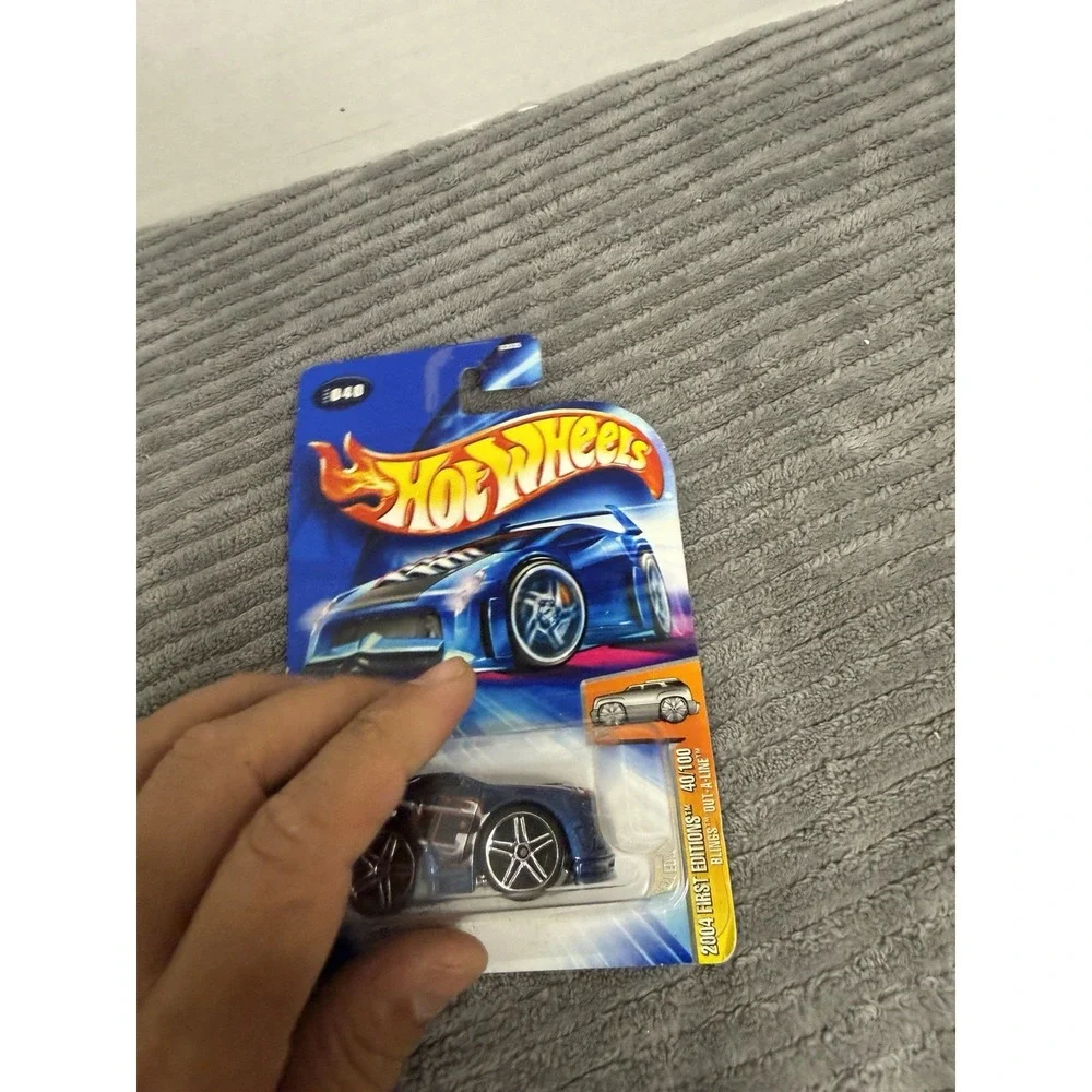 Hot Wheels-2004 First Editions Blings Out-A-Line #40/100